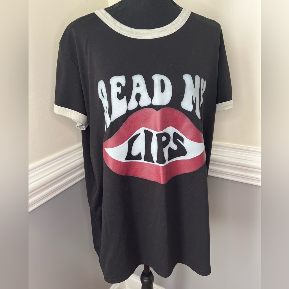 LULAROE Read My Lips Simply Comfortable T-shirt Womens size XL Black and gray
